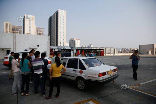 校园楼顶吃瓜,揭秘青春校园的闲话风云