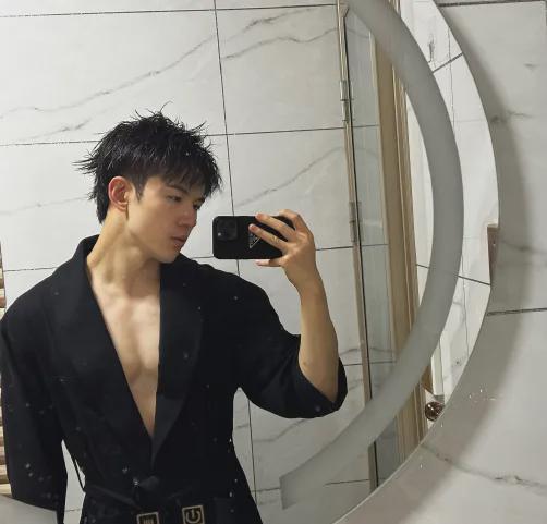 男明星照片不露脸,揭秘男星不露脸下的神秘魅力