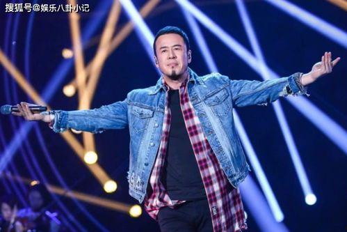 男明星街头唱歌视频,男明星现场献艺圈粉无数