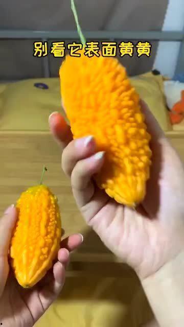 半夜饿了吃半只瓜,半只瓜的深夜美食诱惑