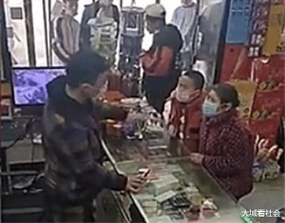 抖音网红爷爷和孙子视频,网红爷爷与孙子温馨互动，祖孙情深暖人心