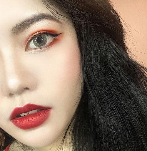 抖音网红剪辑小姐姐,创意无限，短视频新势力