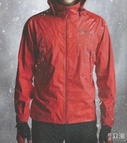 艾高明星同款冲锋衣,时尚与功能兼备的户外冲锋衣解析