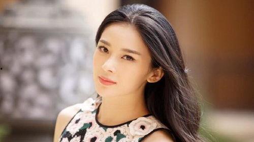 女主姓苏是个明星,星光璀璨的璀璨人生